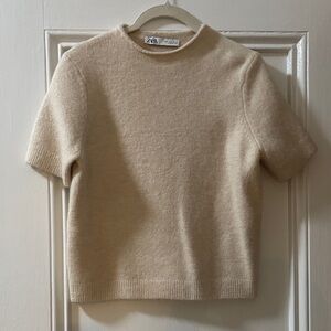 Short sleeve cream sweater